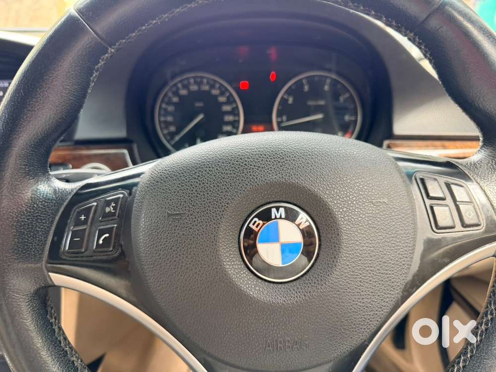 Bmw 3 Series 2011, Luxury Line
