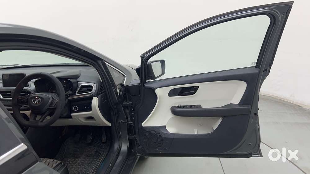Tata Altroz 1.2 Xt, 2023, Petrol