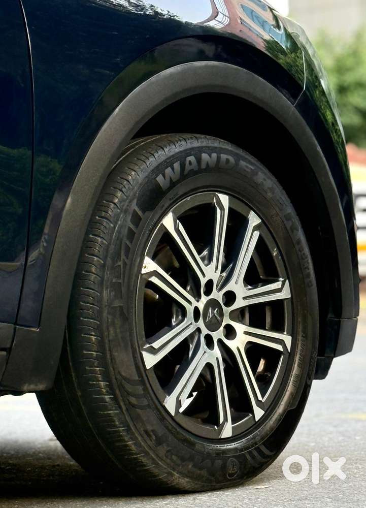 Mahindra Xuv700 2.2 Ax 7 Diesel At Luxury Pack Str, 2022, Diesel