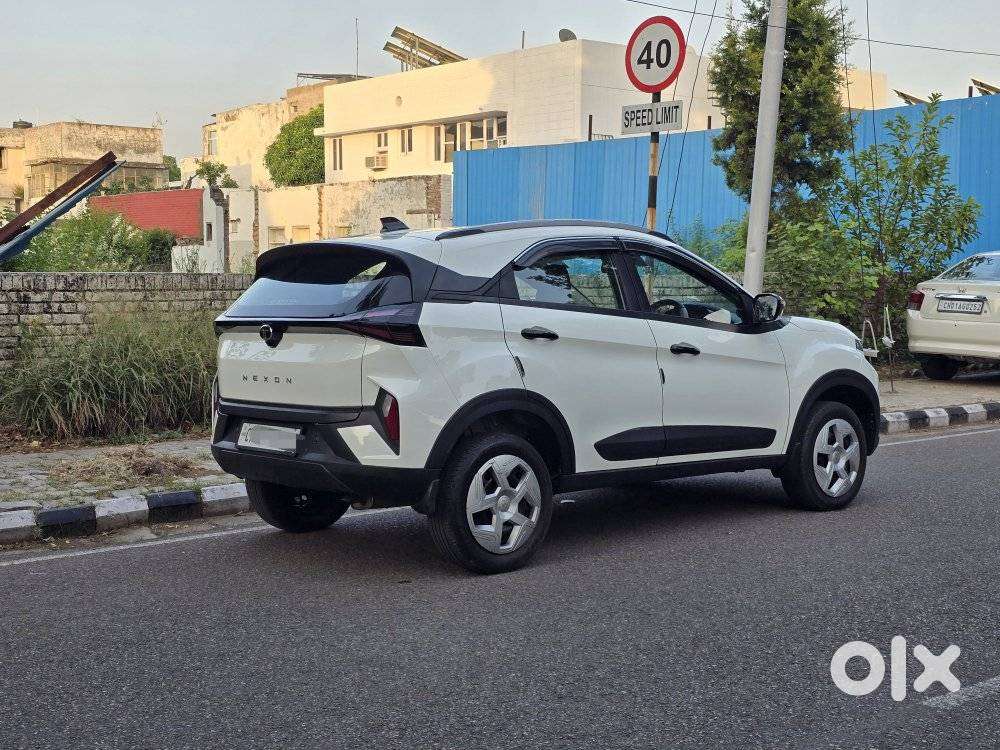 Tata Nexon Pure 1.2 Revotron Petrol 6 Mt, 2024, Petrol