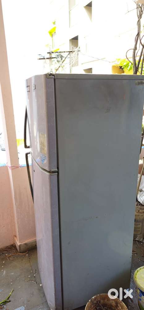 LG double door frost free refrigerator 260L