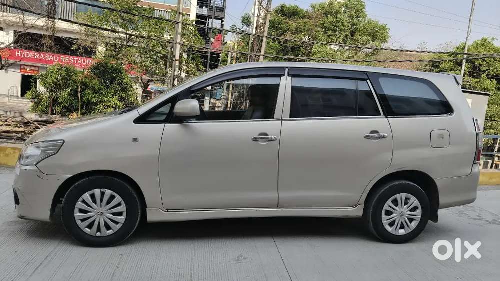 Toyota Innova 2.5 G 2015