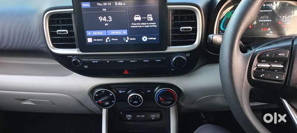 Hyundai Venue 1.2 S (o), 2024, Petrol