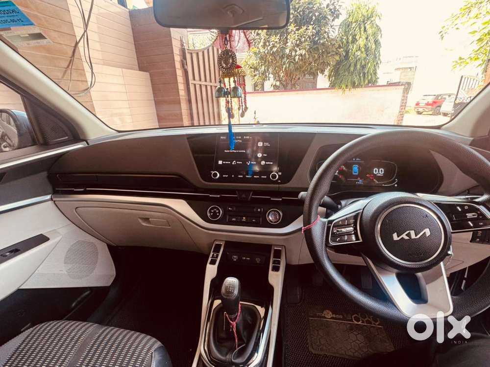 Kia Carens Petrol 2023