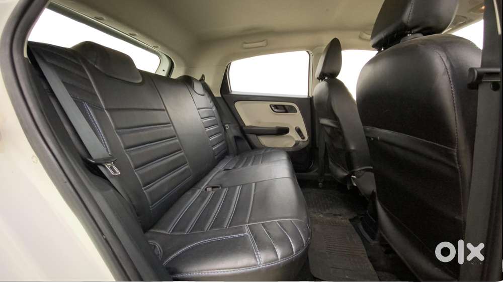 Tata Altroz 1.2 Xe Plus Petrol, 2022, Petrol