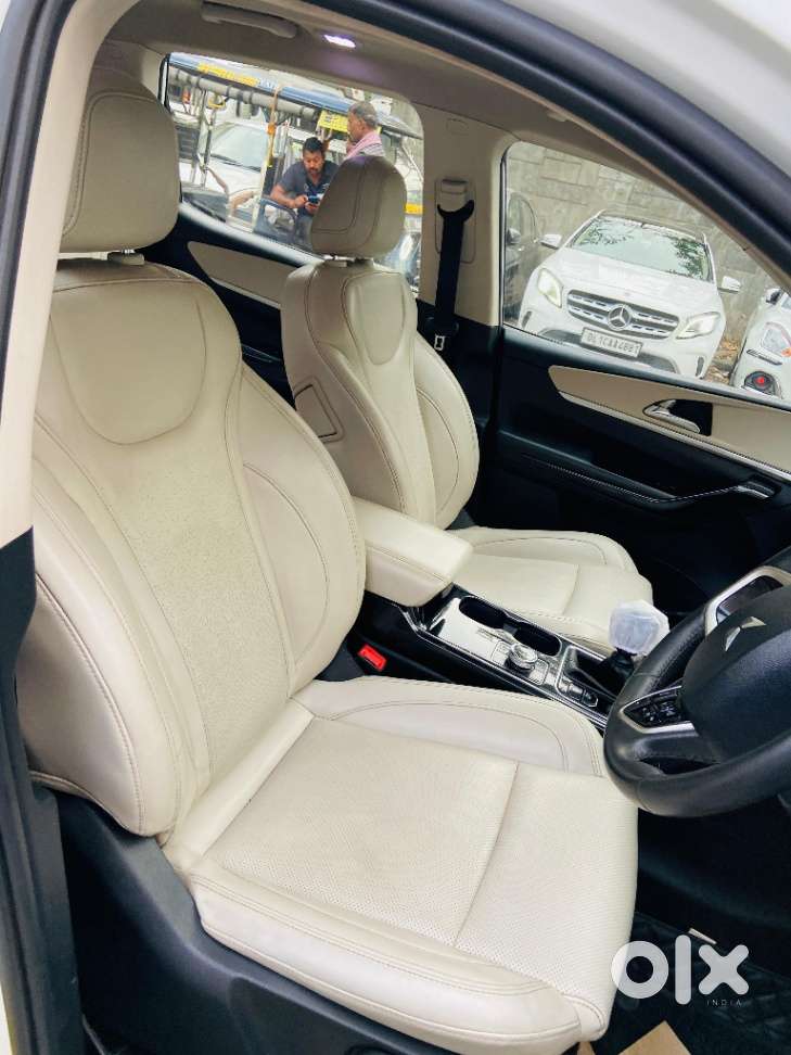 Mahindra Xuv700 2.2 Ax 7 Diesel Mt Luxury Pack Str, 2022, Diesel