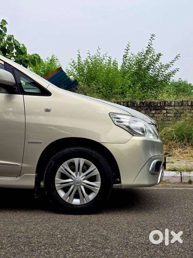Toyota Innova 2.5 G (diesel) 7 Seater Bs Iv, 2015, Diesel