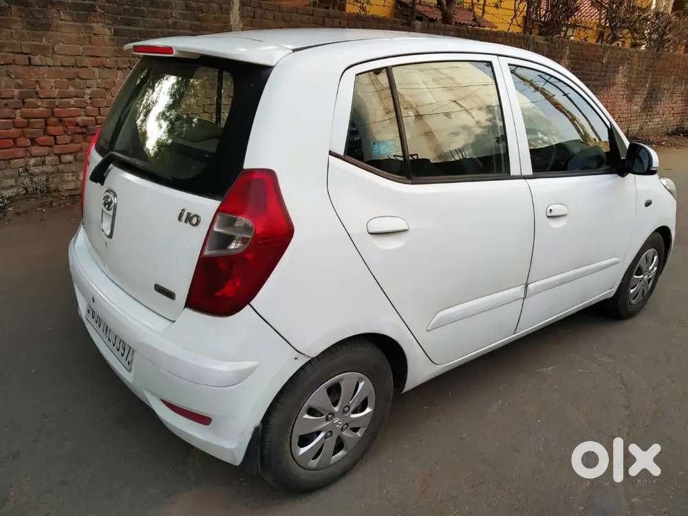 Hyundai I10 1.2 Top Model Automatic 2011 Petrol / Cng  Well Maintained