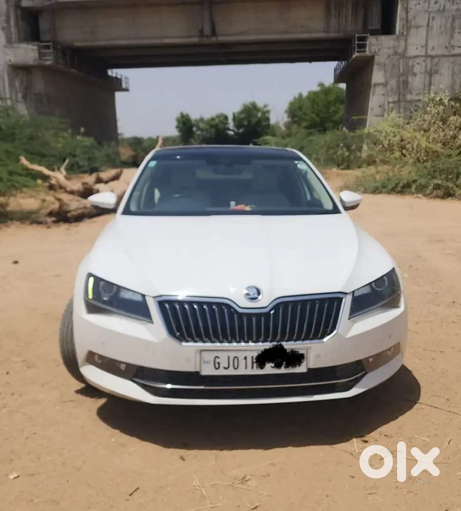 Skoda Superb 2017 Petrol Car
