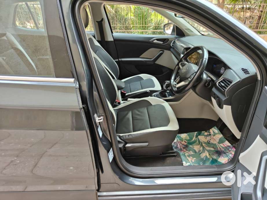 Volkswagen Taigun 1.0 Tsi Topline At, 2023, Petrol