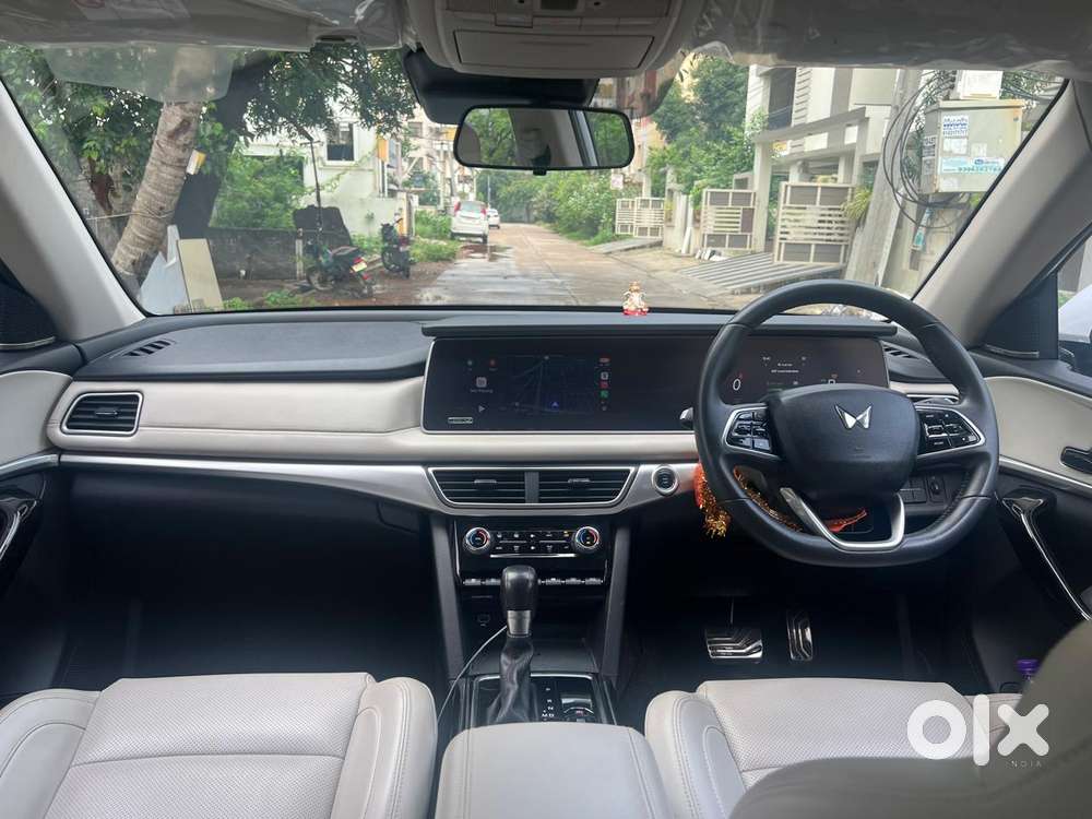 Mahindra Xuv700 2.2 Ax 7 Diesel At Luxury Pack Str, 2022, Diesel