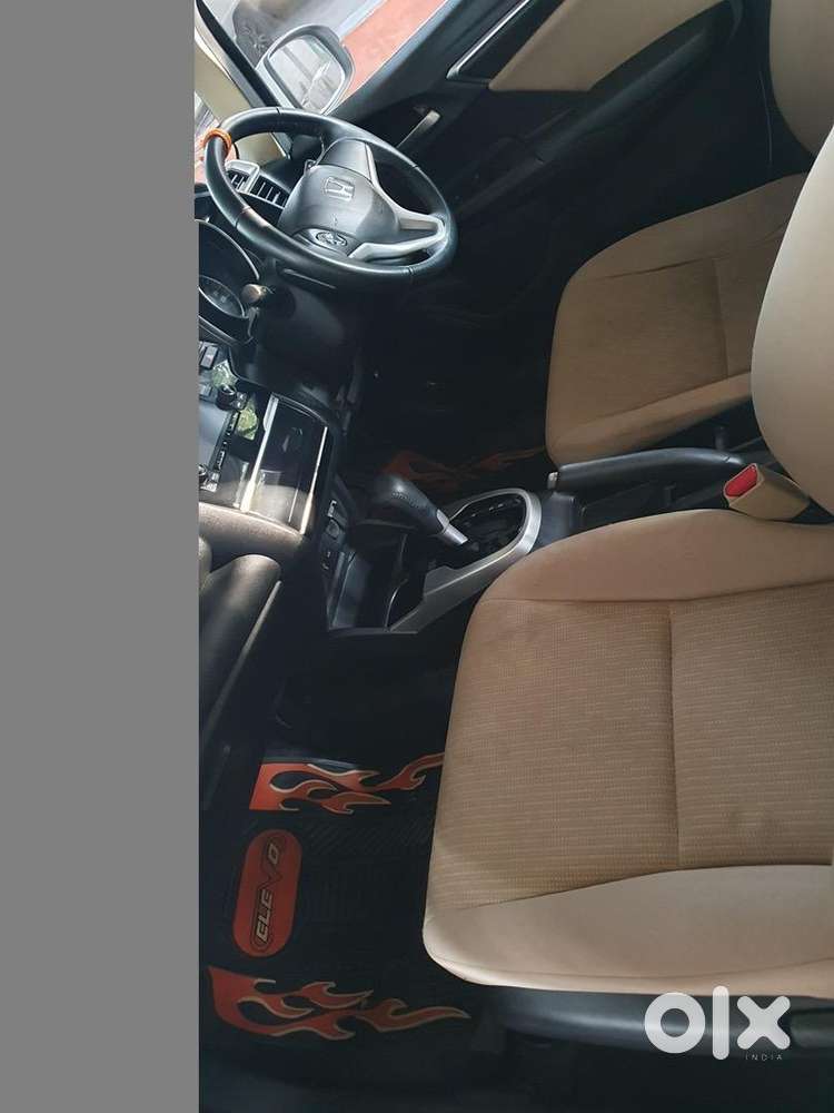 Mint Condition Auto Top V Honda Jazz Used In The Radius Of Only 30 Kms