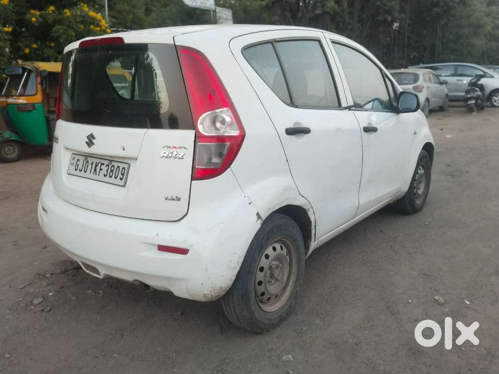 Maruti Suzuki Ritz Lxi, 2011, Petrol