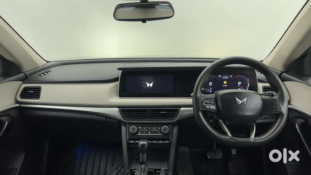 Mahindra Xuv700 2.2 Ax 5 Diesel At Str, 2022, Diesel