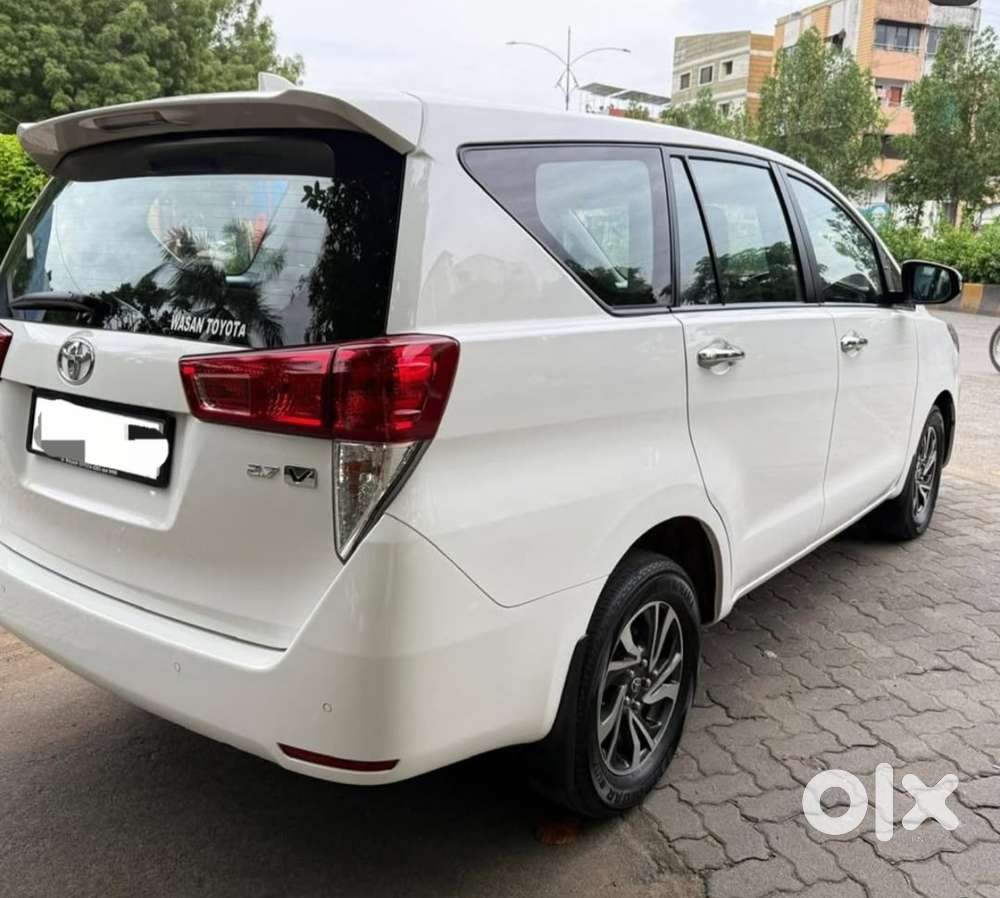 Toyota Innova Crysta 2.7 V, 2022, Petrol