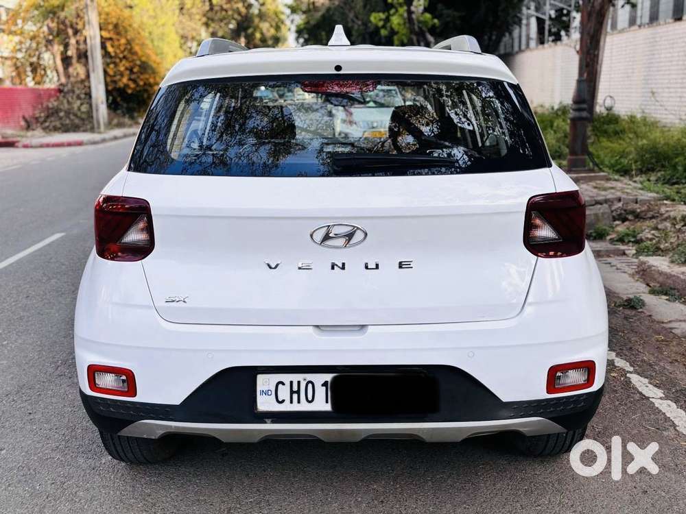 Hyundai Venue Sx (o) Mt 1.5 Diesel, 2021, Diesel