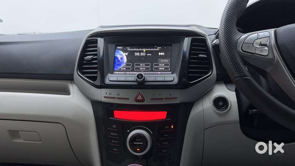 Mahindra Xuv300 1.2 W8 (o) Amt Petrol, 2023, Petrol