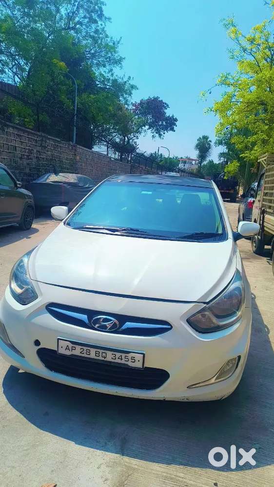 Hyundai Verna 2011 Diesel 118000 Km Driven