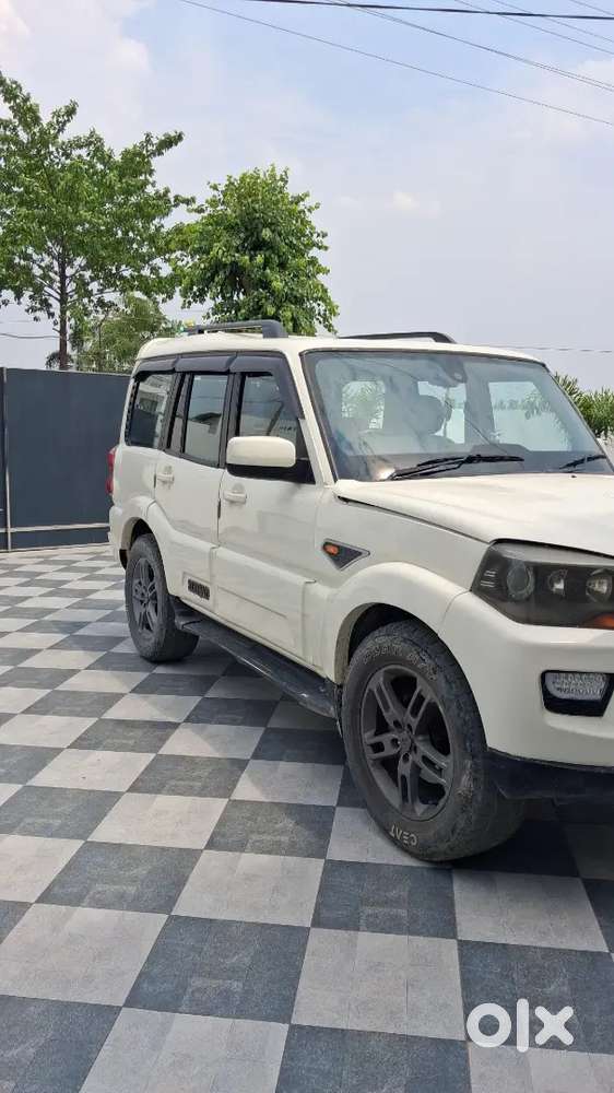 Mahindra Scorpio 2015 Diesel 122000 Km Driven