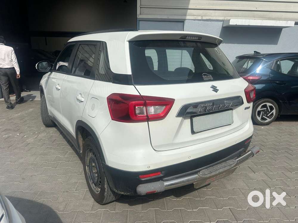 Maruti Suzuki Brezza Vxi At, 2020, Petrol