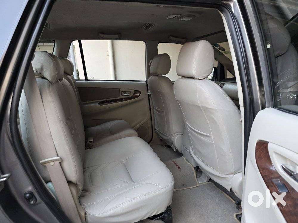 Toyota Innova 2.5 V 7 Str, 2014, Diesel