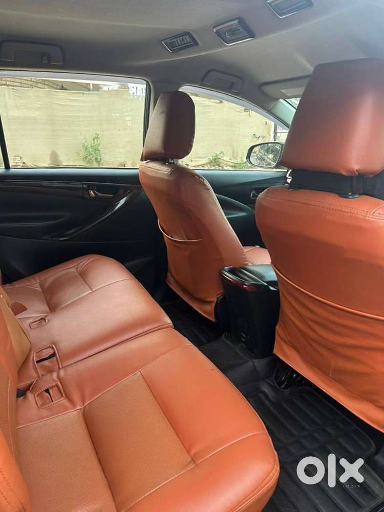 Toyota Innova Crysta 2.8 Gx At 8 Seater, 2016, Diesel