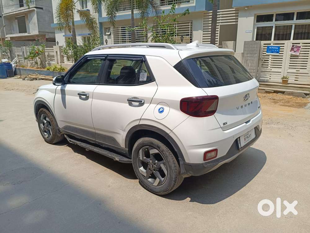 Hyundai Venue Sx+ At, 2021, Petrol