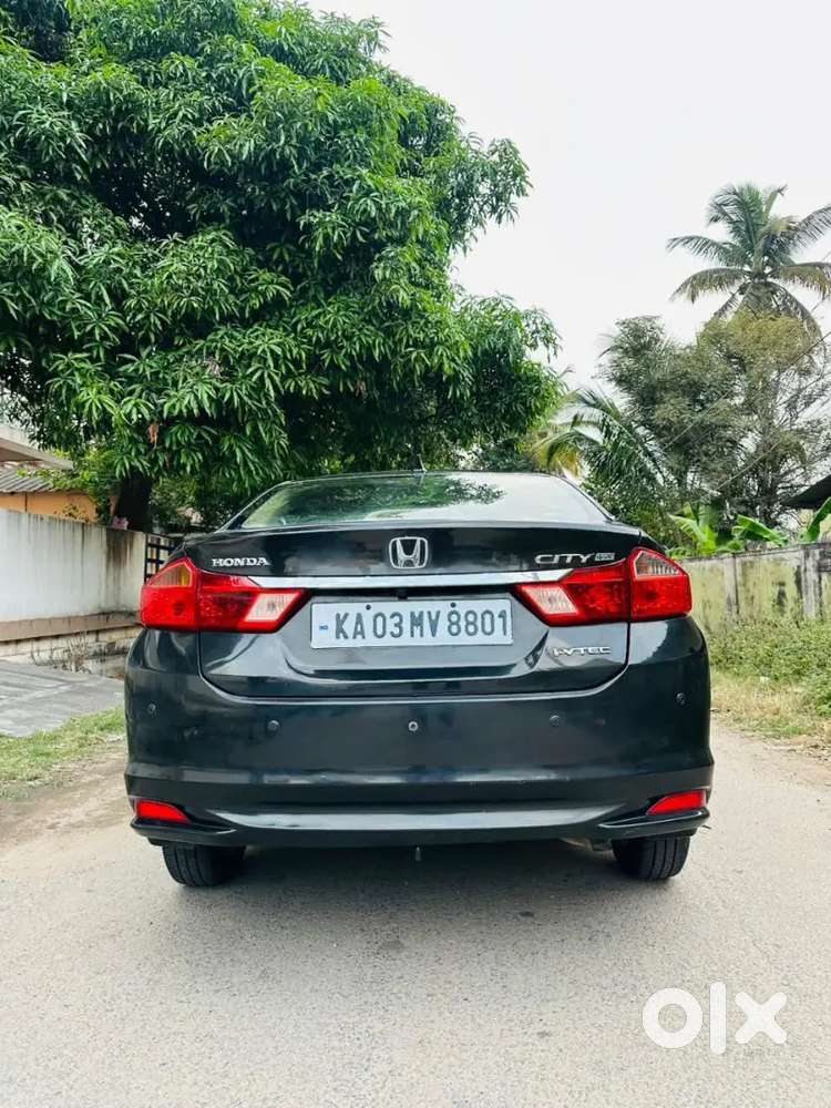 Honda City V At 2015