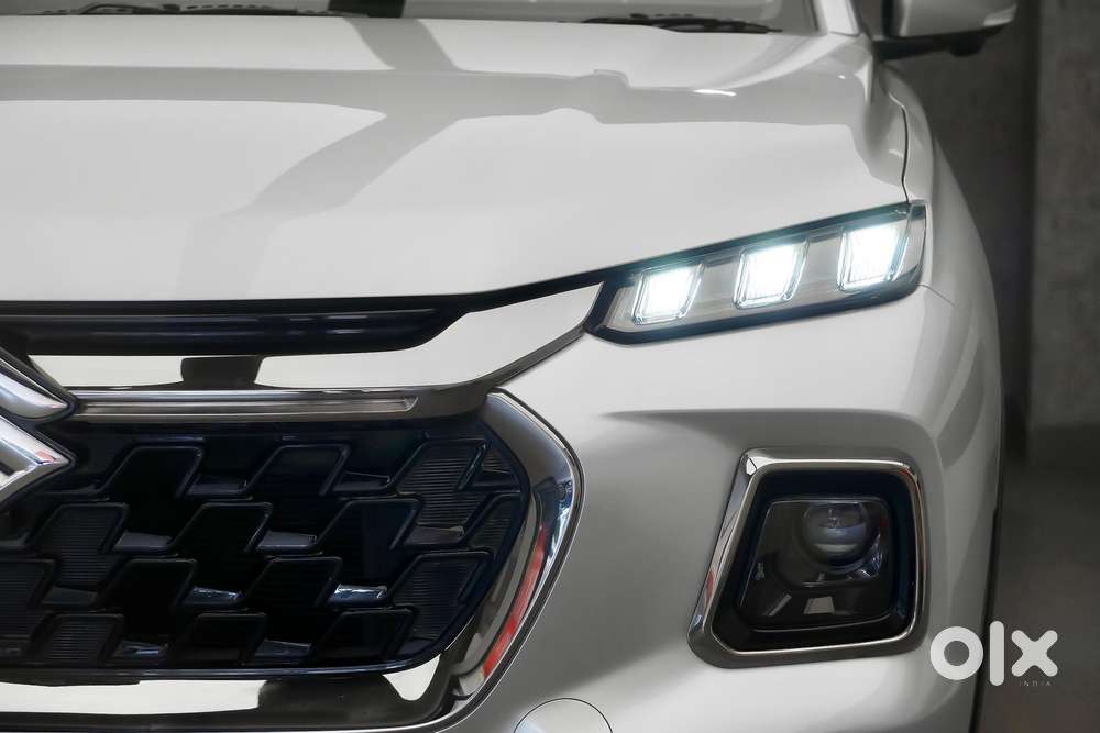 Maruti Suzuki Grand Vitara 1.5 Alpha Plus Intelligent Hybrid Ecvt, 2..