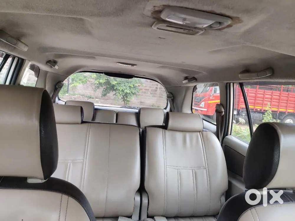 Toyota Innova 2.5g  Diesel 255000 Km Driven