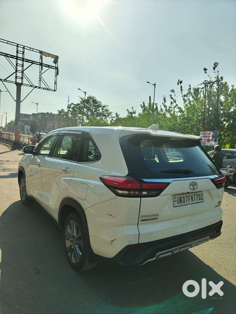 Toyota Innova Hycross 2.0 Zx Hybrid 7 Str, 2024, Petrol