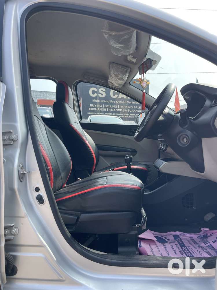 Renault Triber Rxt, 2023, Petrol