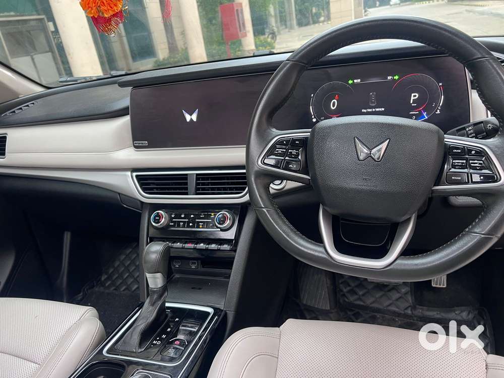 Mahindra Xuv700 2.2 Ax 7 Diesel At Str Awd, 2023, Diesel