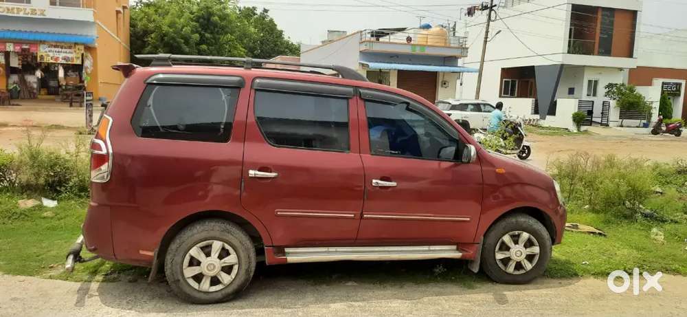 Mahindra Xylo 2012
