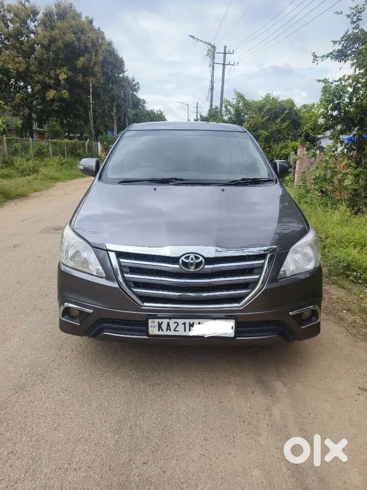 Toyota Innova 2.5 V Diesel 2013