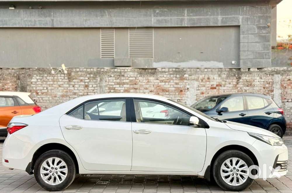 Toyota Corolla Altis [2014-2017] 1.8 G Cvt, 2017, Petrol