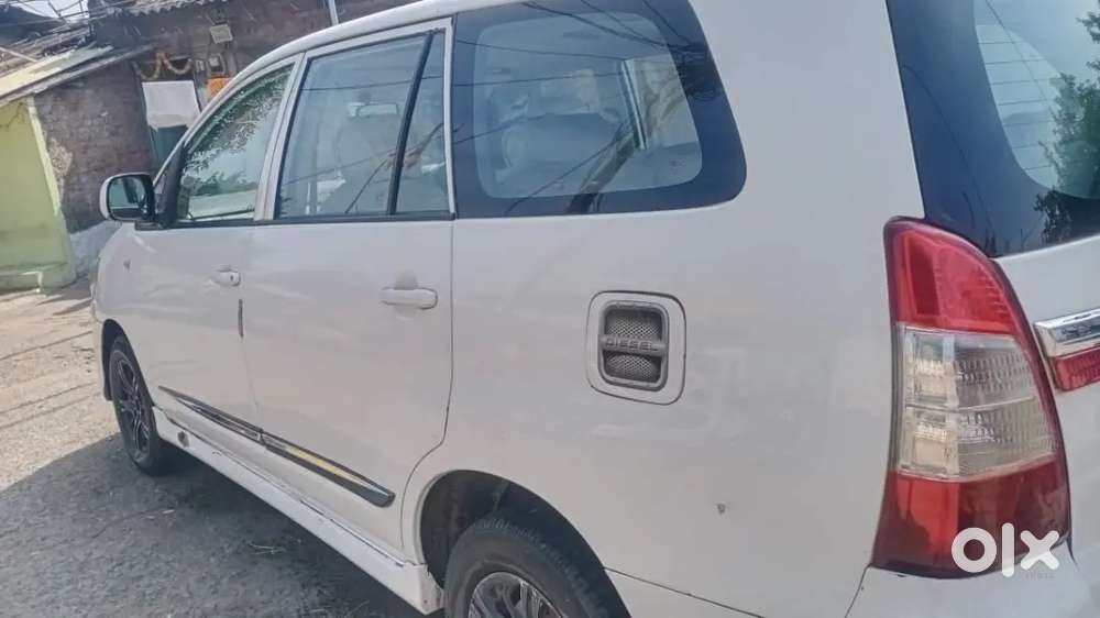 Toyota Innova 2010 Diesel Well Maintained