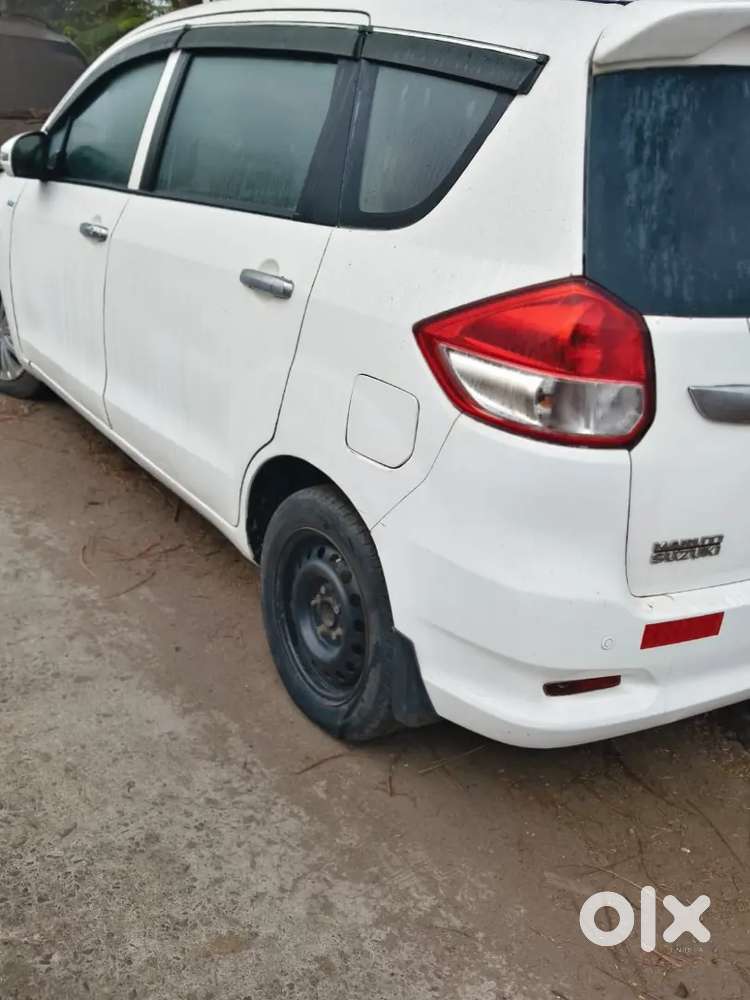 Maruti Suzuki Ertiga 2015 Diesel 130000 Km Driven