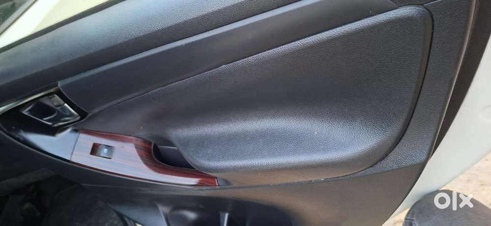 Toyota Innova Crysta 2.4 G Mt, 2017, Diesel