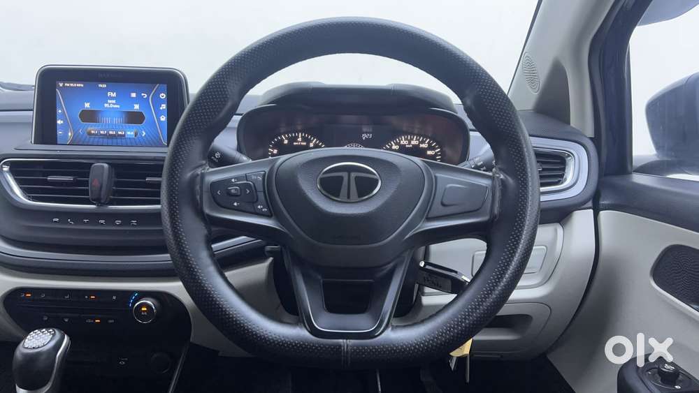 Tata Altroz Xma Plus (s), 2025, Petrol