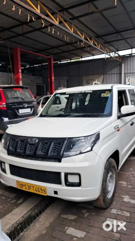Mahindra Tuv 300 T4