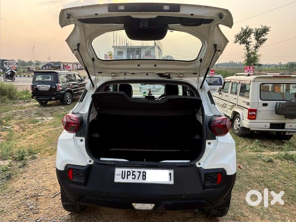 Tata Punch Petrol 2023  Showroom Condtion 40 Hjar Driven