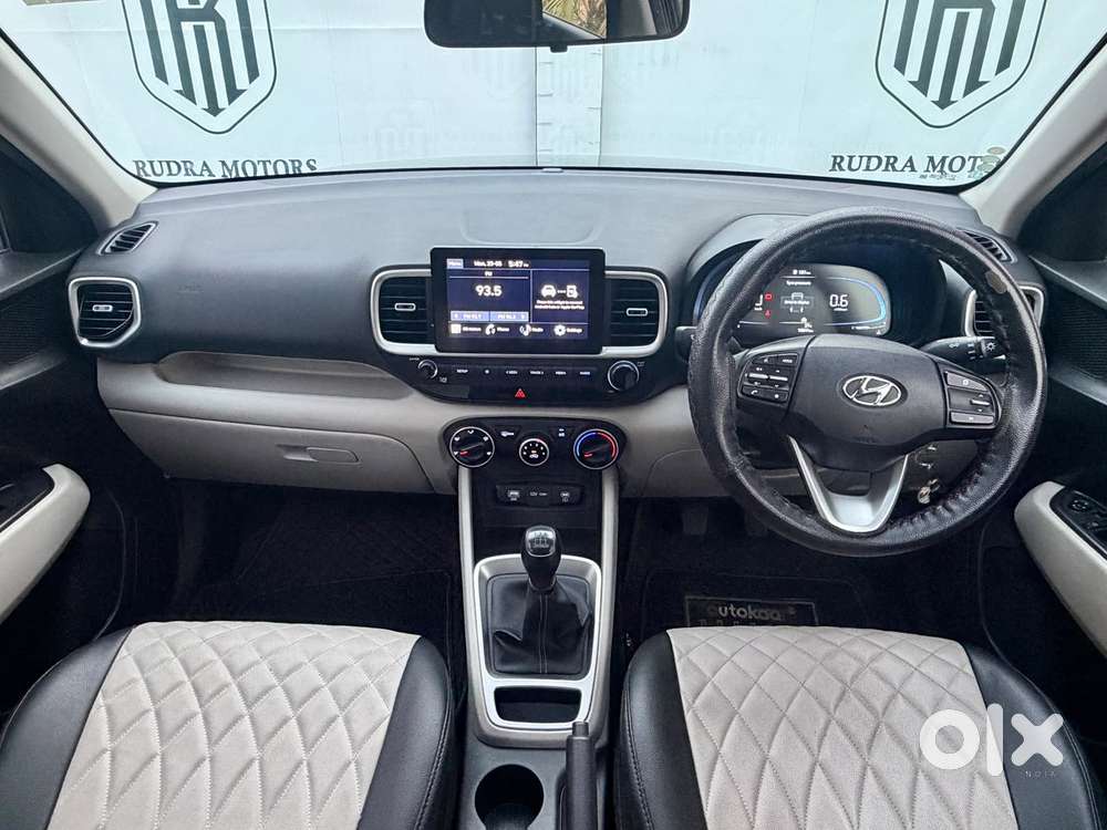 Hyundai Venue 1.2 S (o), 2024, Petrol