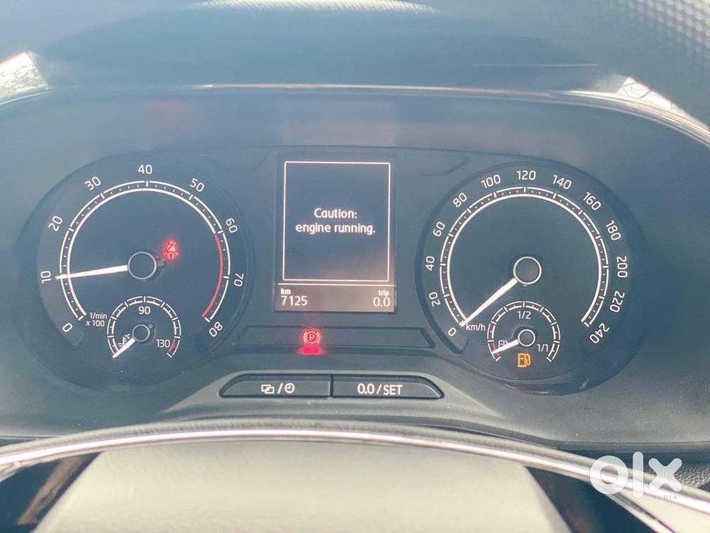 Skoda Kylaq Signature, 2025, Petrol