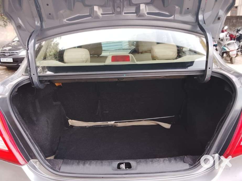 Maruti Suzuki Swift Dzire 1.2 Zxi Bsiv, 2014, Petrol