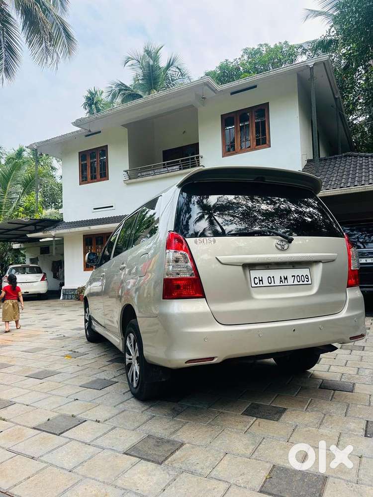 Toyota Innova 2012 Diesel 190000 Km Driven