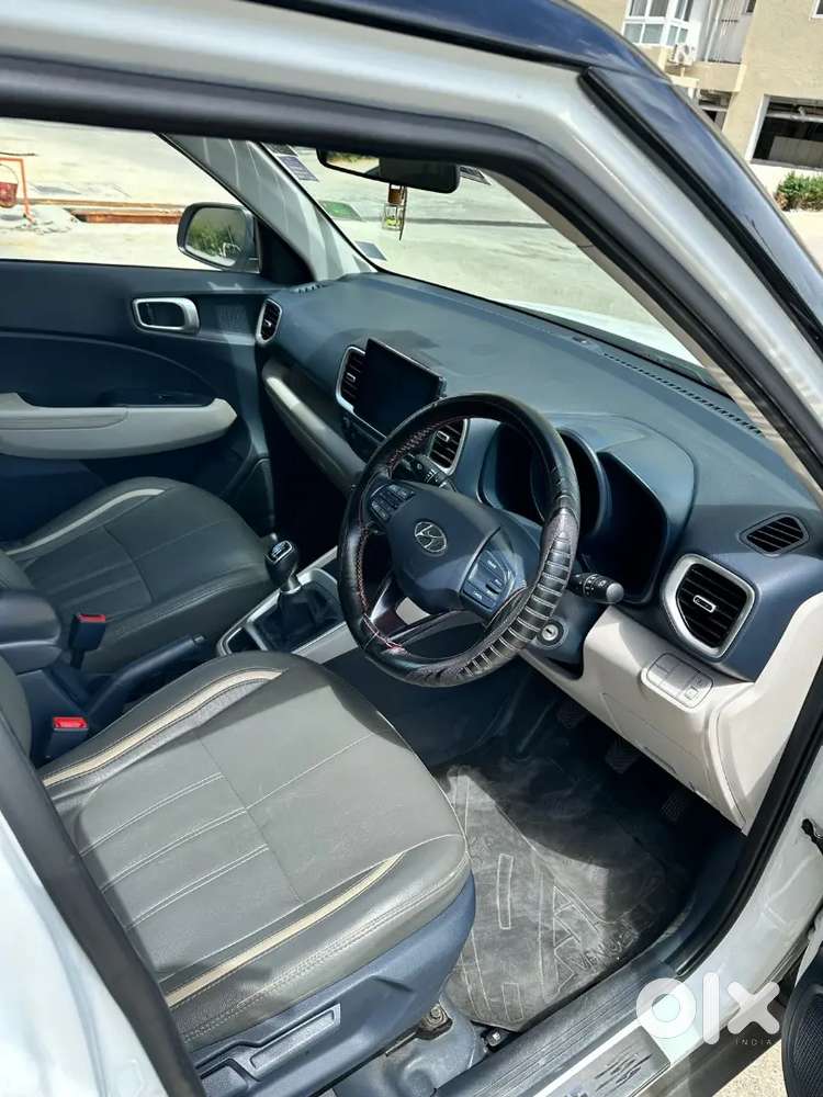 Hyundai Venue 2020 Petrol Well Maintained