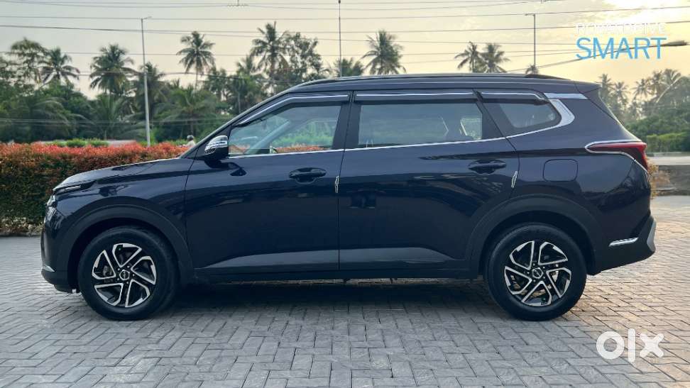 Kia Carens, 2023, Petrol