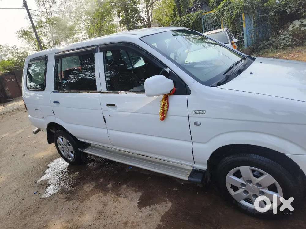 Chevrolet Tavera Neo 2015 ଛାତ୍ର ଇସଃ Very Good କଣ୍ଡିସିଙ୍ଗ ଆନ୍ଦ Very New