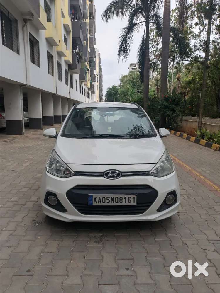 Hyundai Grand I10 Asta 1.2(o) 2015 Petrol Manual  Top Model